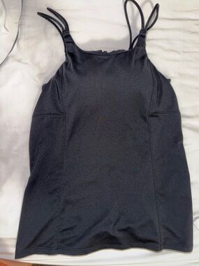 Athleta women’s Black Double-Strap Tank Top built in bra Sz 36B adjustable bra